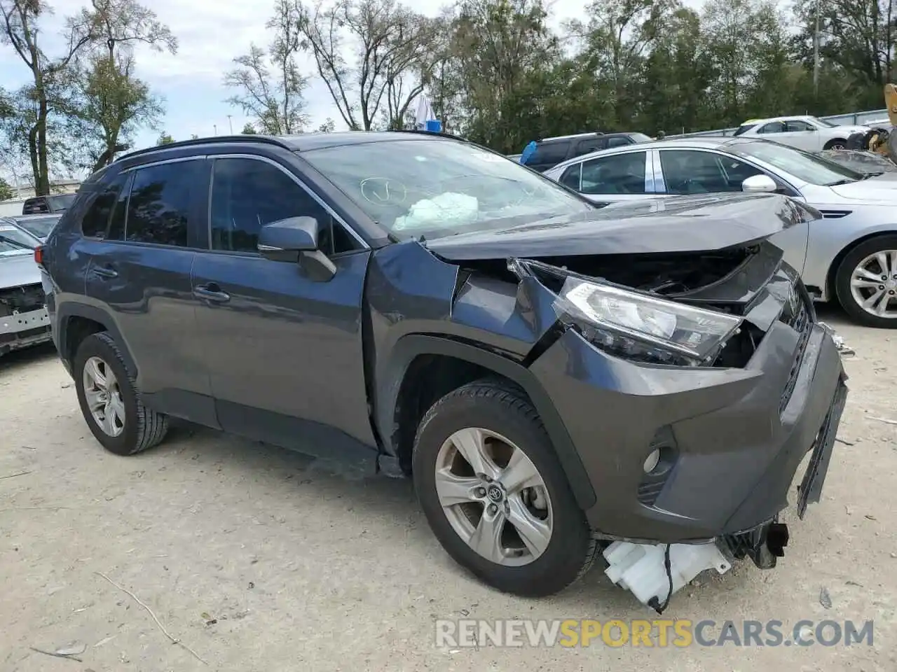 4 Photograph of a damaged car 2T3W1RFV3MW122934 TOYOTA RAV4 2021