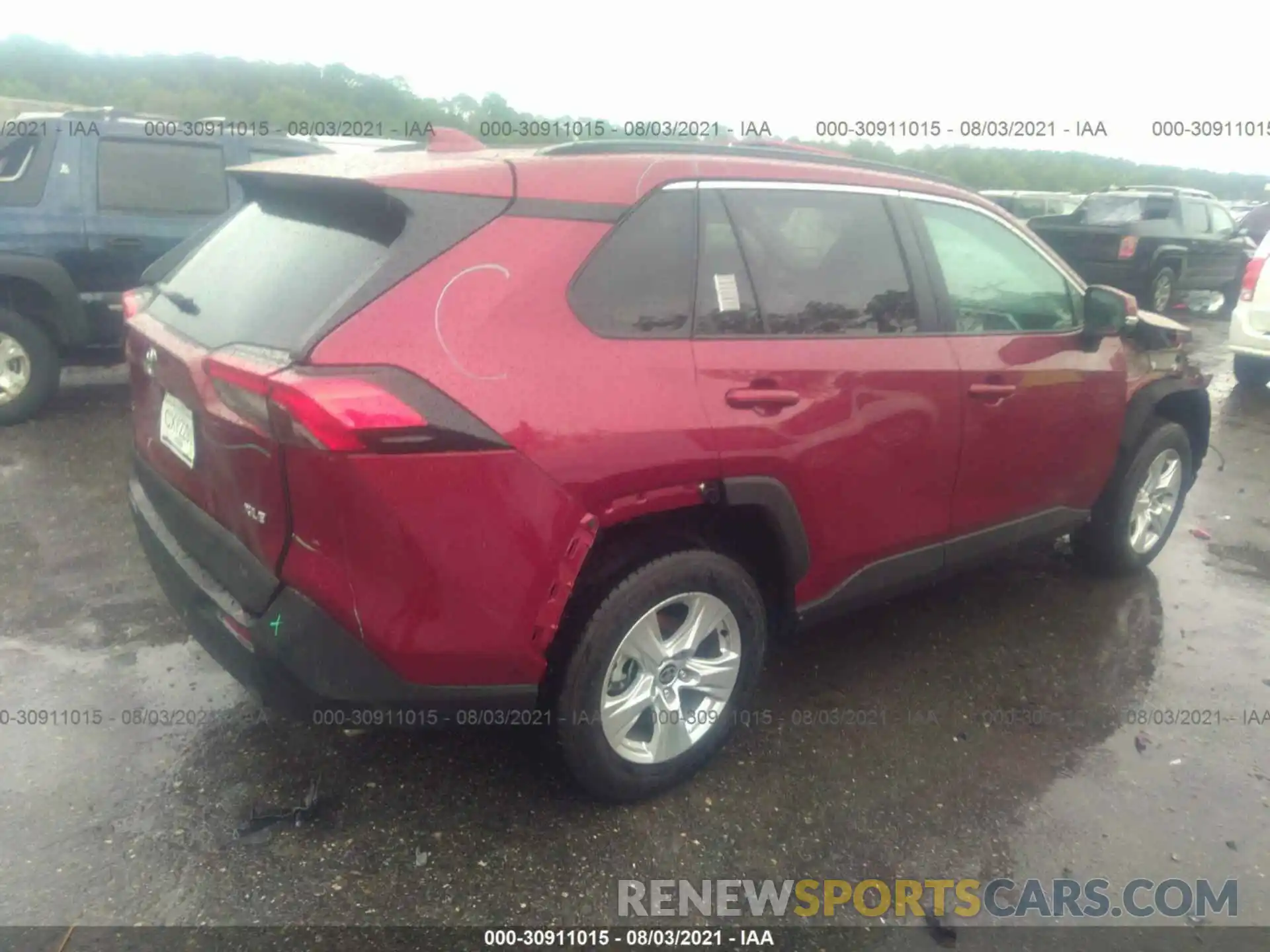 4 Photograph of a damaged car 2T3W1RFV3MW142620 TOYOTA RAV4 2021