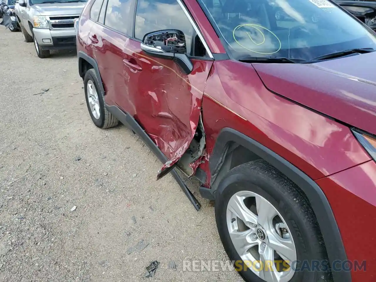 9 Photograph of a damaged car 2T3W1RFV3MW155125 TOYOTA RAV4 2021