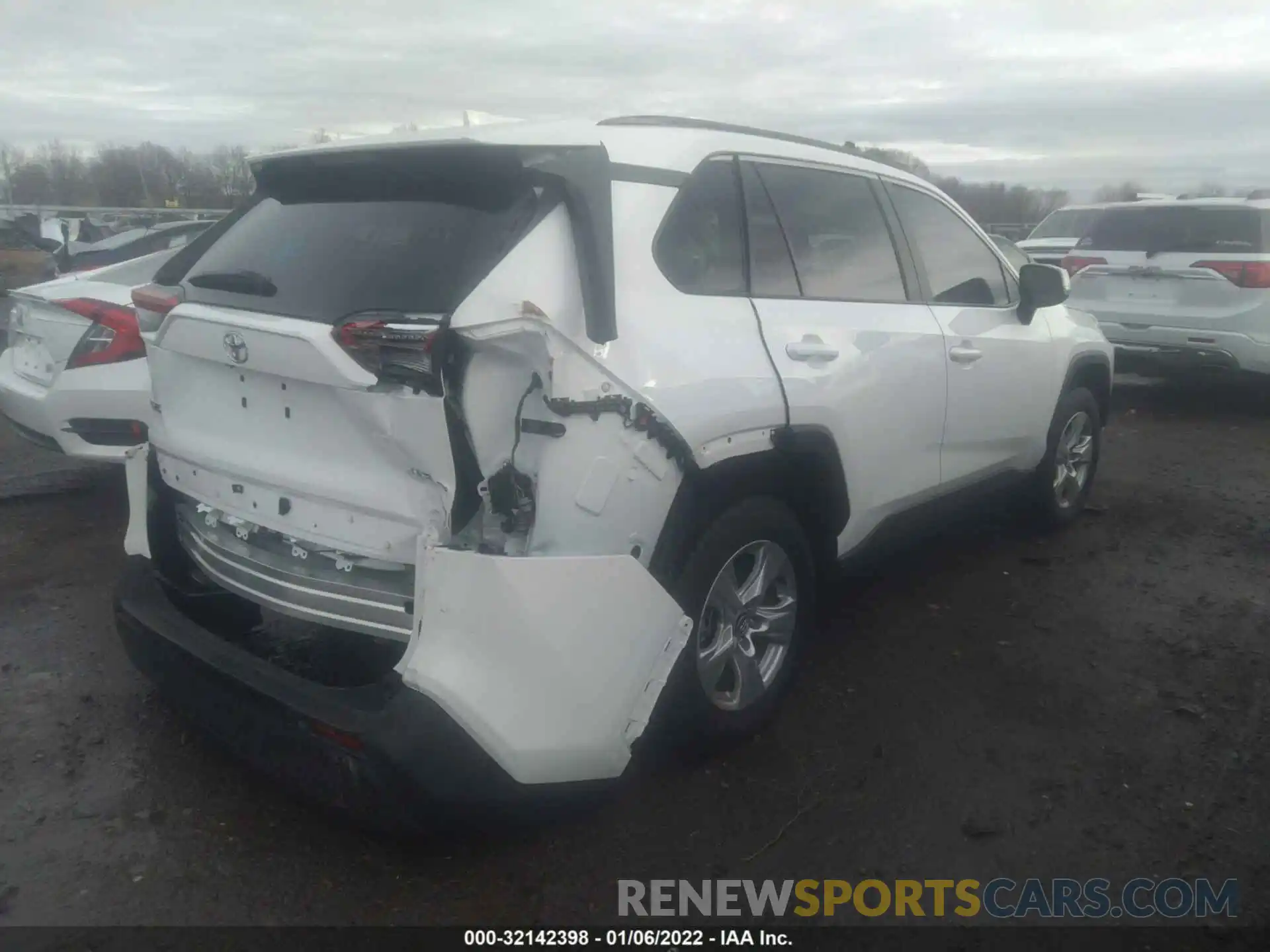 4 Photograph of a damaged car 2T3W1RFV4MC086480 TOYOTA RAV4 2021