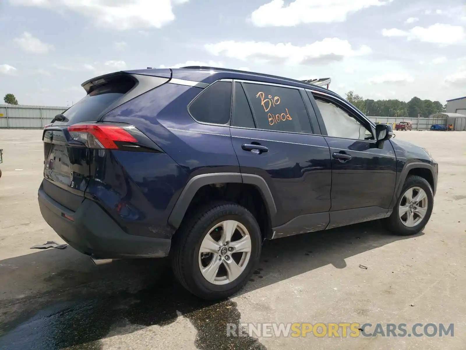 4 Photograph of a damaged car 2T3W1RFV4MC087046 TOYOTA RAV4 2021