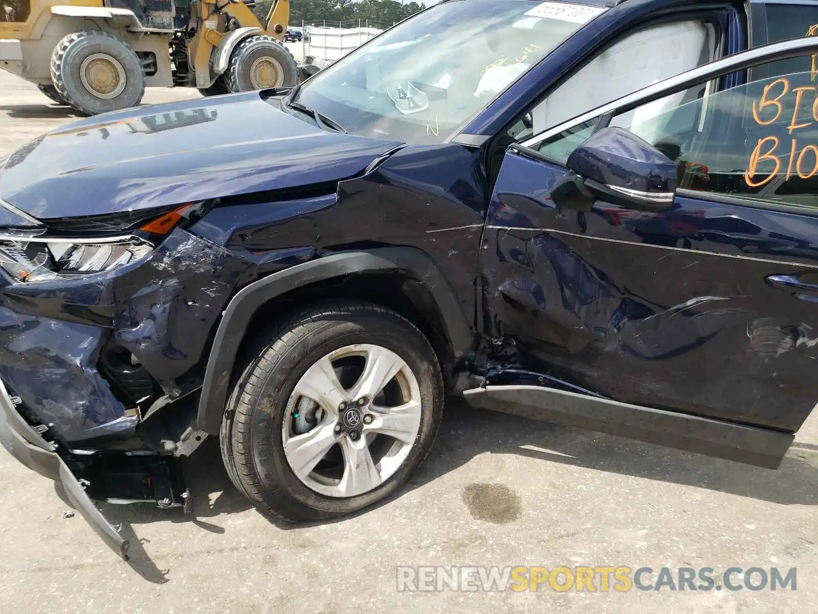 9 Photograph of a damaged car 2T3W1RFV4MC087046 TOYOTA RAV4 2021