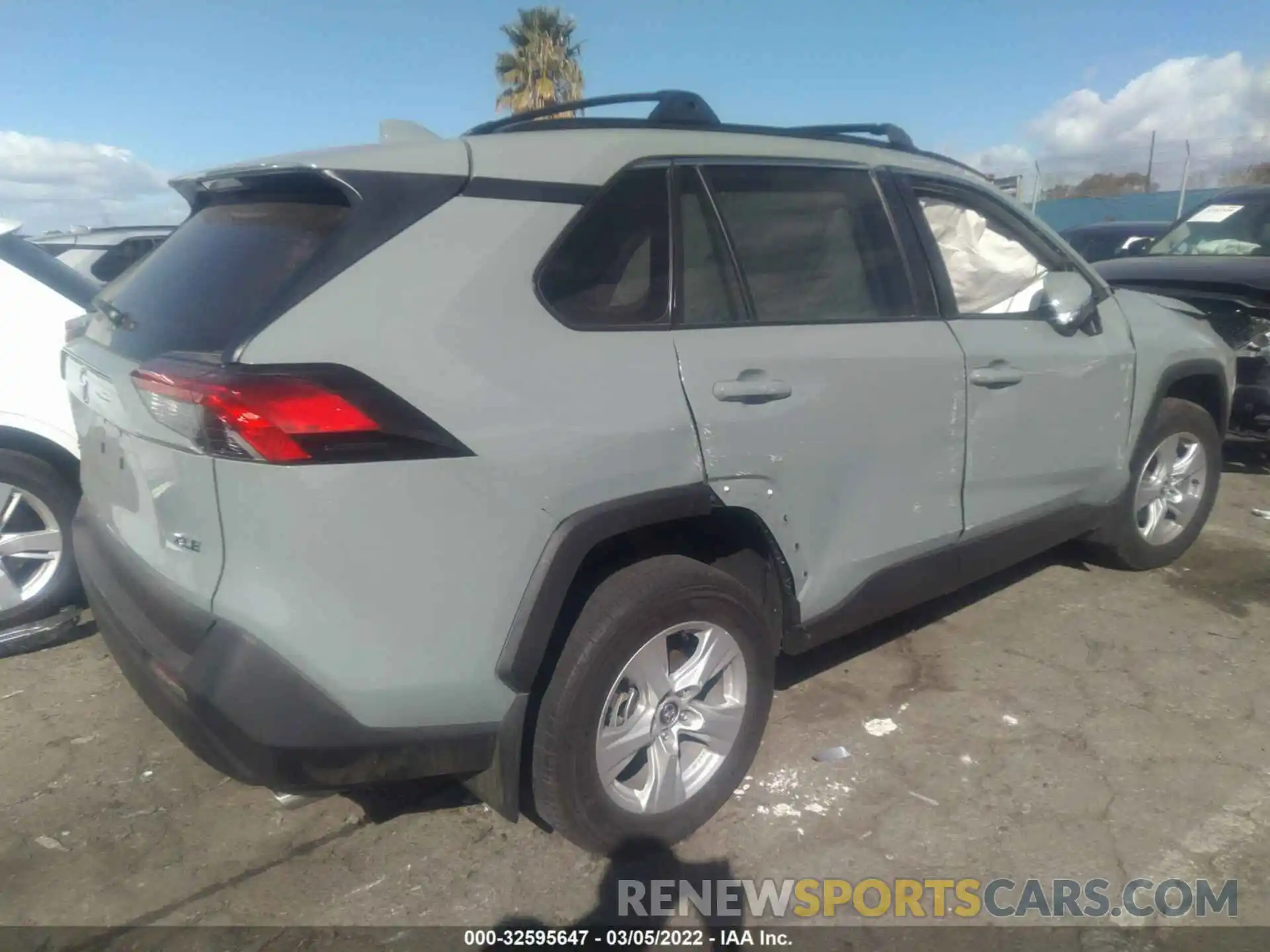 4 Photograph of a damaged car 2T3W1RFV4MC090559 TOYOTA RAV4 2021