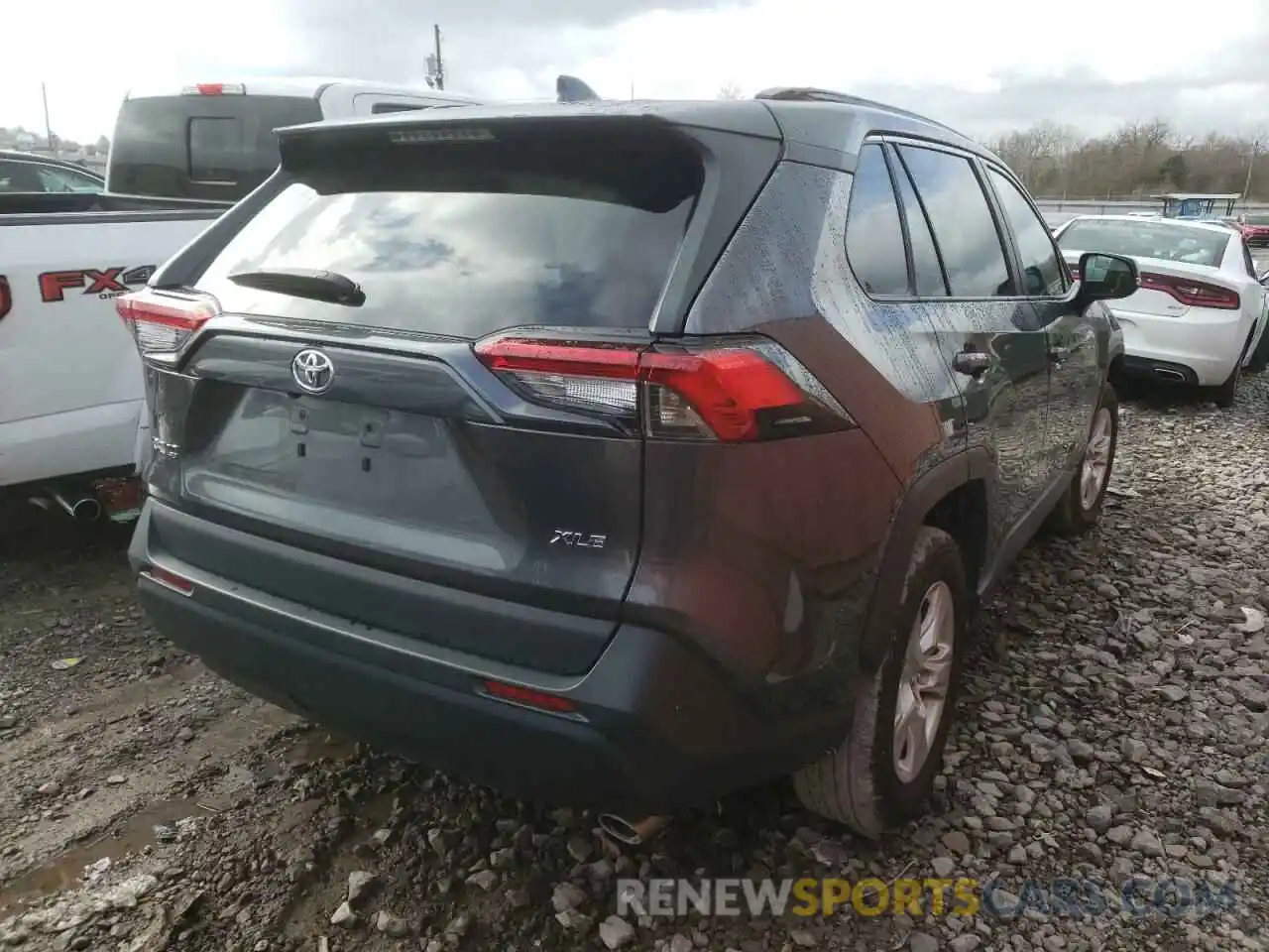 4 Photograph of a damaged car 2T3W1RFV4MC092649 TOYOTA RAV4 2021