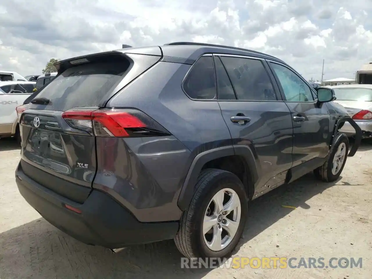 4 Photograph of a damaged car 2T3W1RFV4MC102354 TOYOTA RAV4 2021