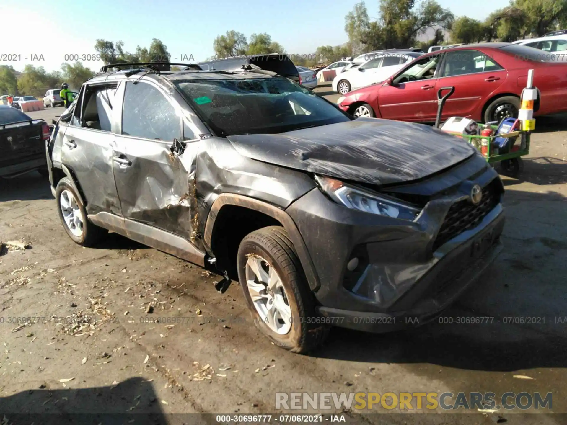 1 Photograph of a damaged car 2T3W1RFV4MC119302 TOYOTA RAV4 2021