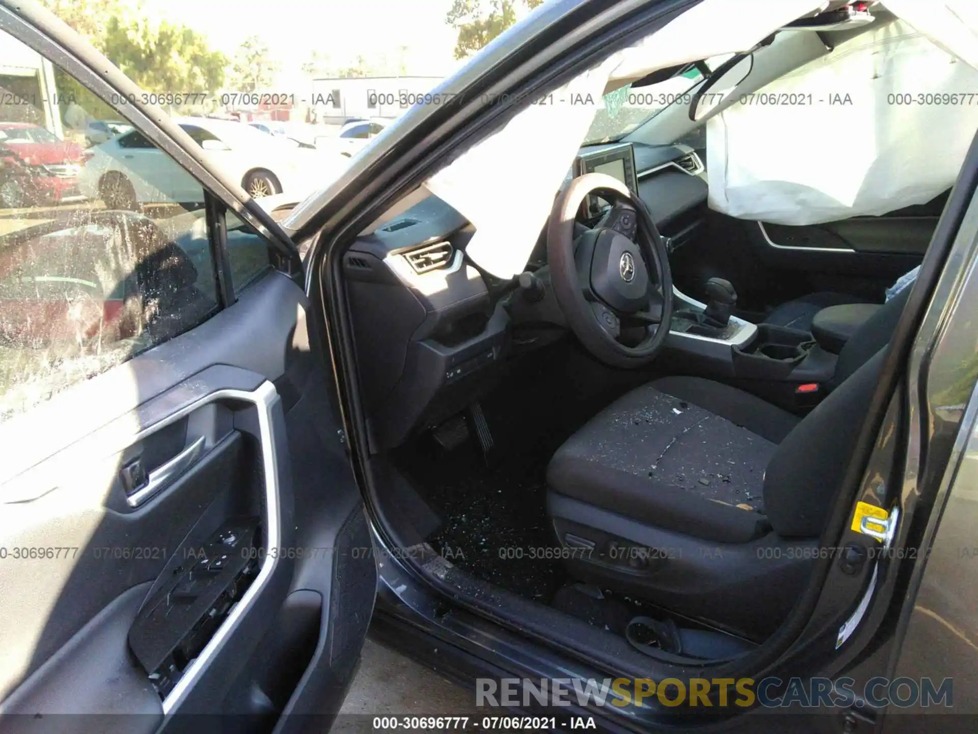 5 Photograph of a damaged car 2T3W1RFV4MC119302 TOYOTA RAV4 2021