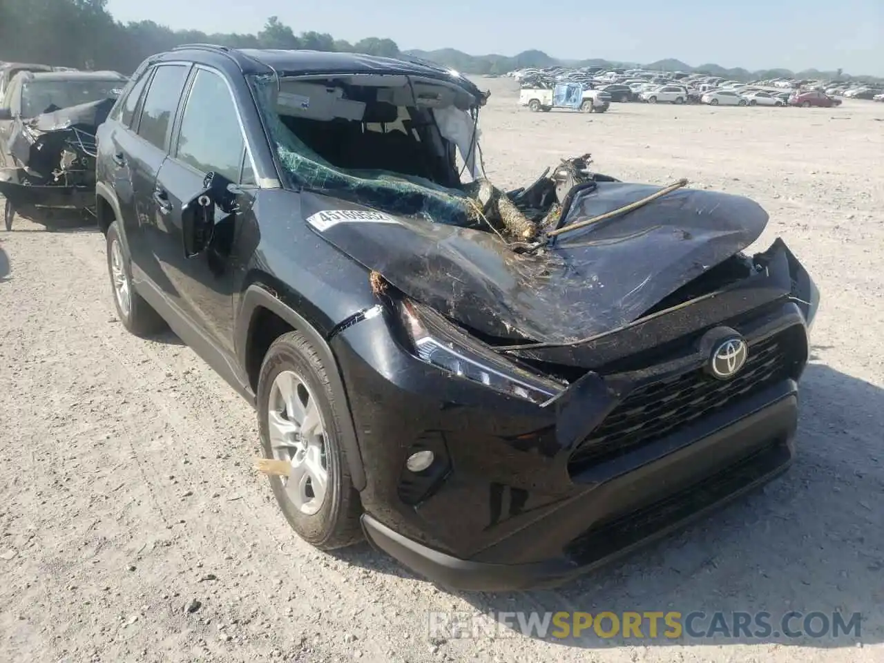 1 Photograph of a damaged car 2T3W1RFV4MC121437 TOYOTA RAV4 2021