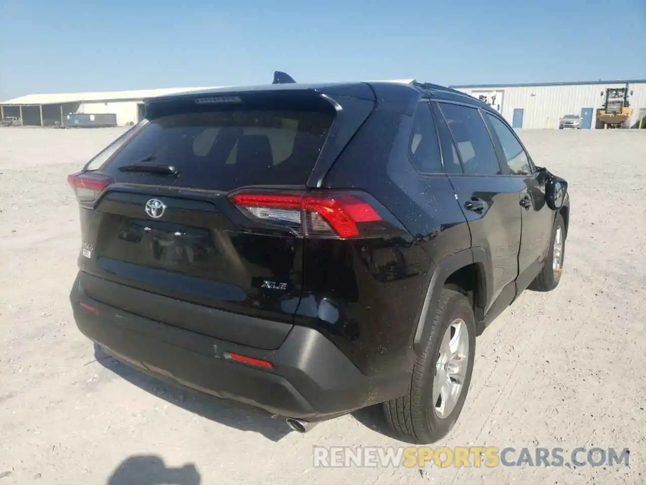 4 Photograph of a damaged car 2T3W1RFV4MC121437 TOYOTA RAV4 2021