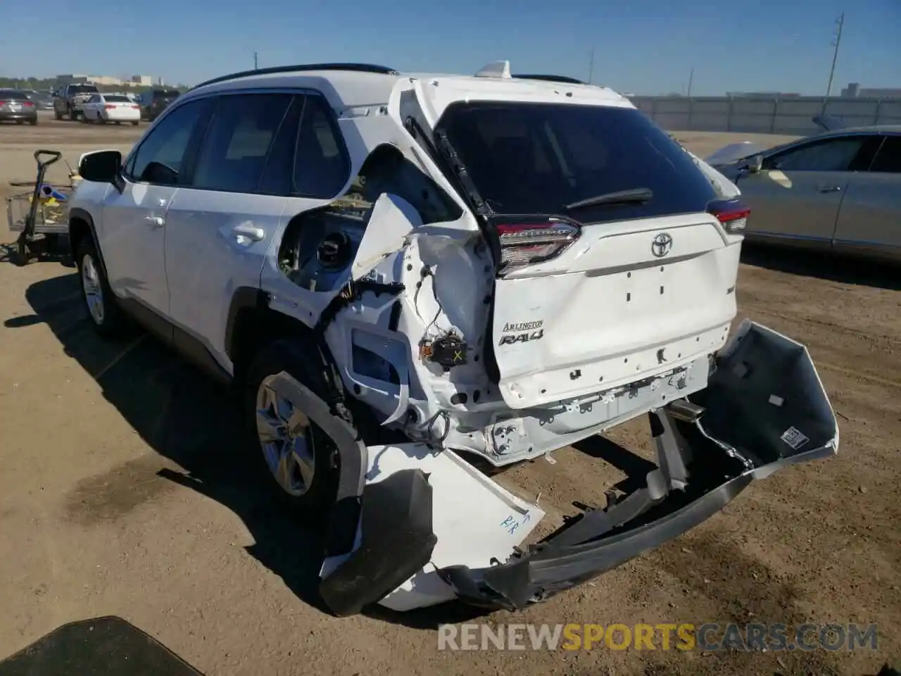 3 Photograph of a damaged car 2T3W1RFV4MC124516 TOYOTA RAV4 2021