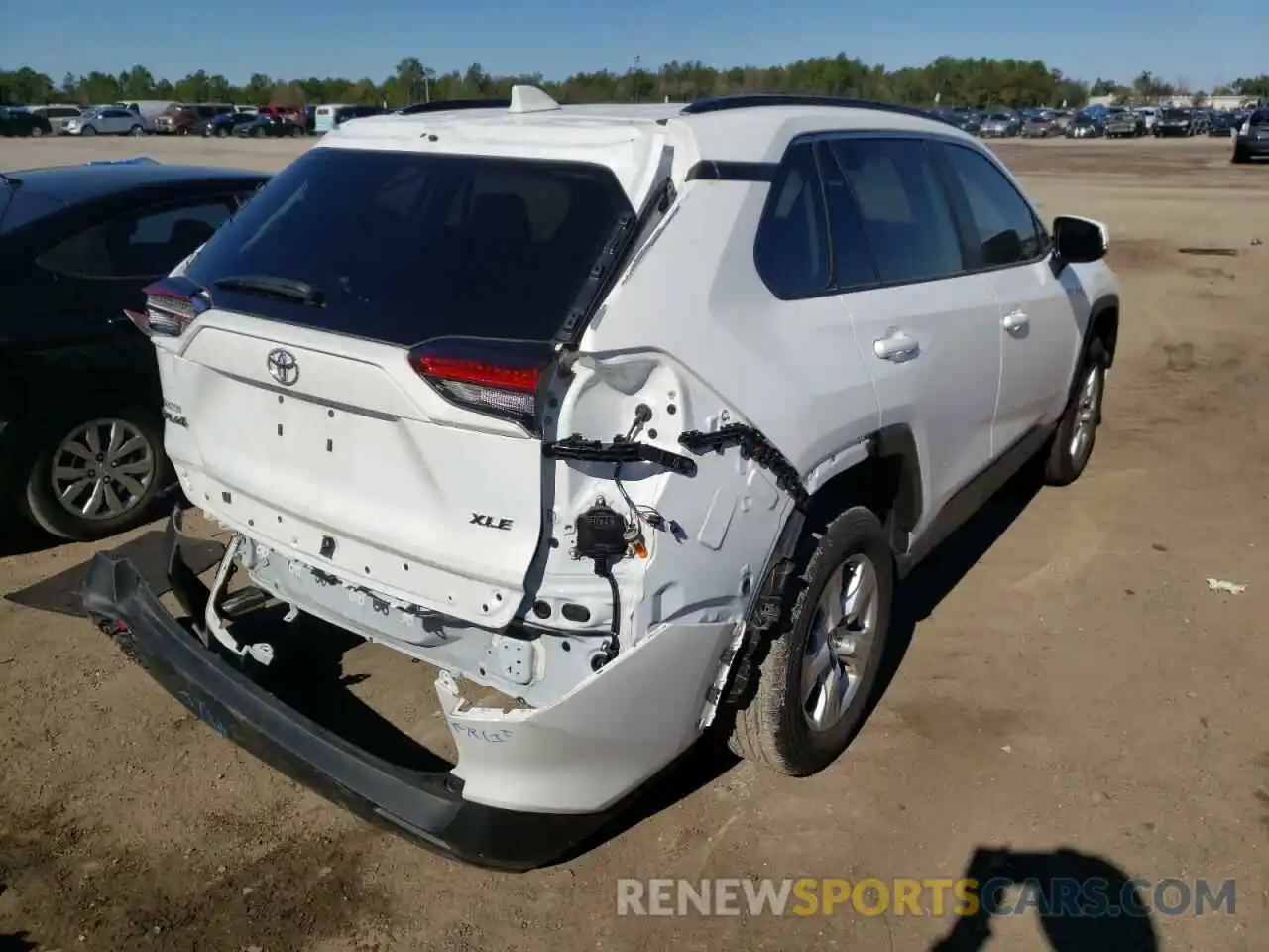 4 Photograph of a damaged car 2T3W1RFV4MC124516 TOYOTA RAV4 2021