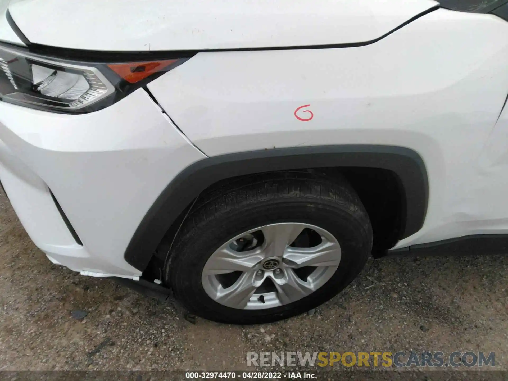 11 Photograph of a damaged car 2T3W1RFV4MC124757 TOYOTA RAV4 2021