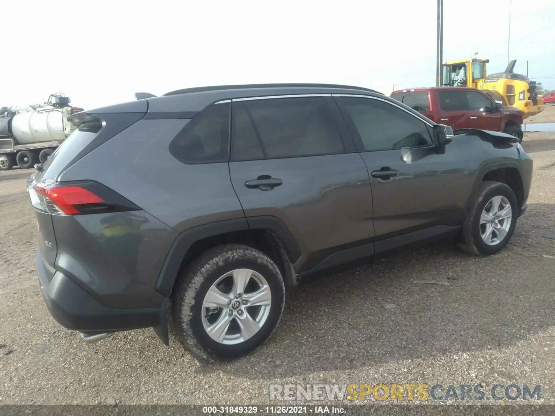 4 Photograph of a damaged car 2T3W1RFV4MC133717 TOYOTA RAV4 2021