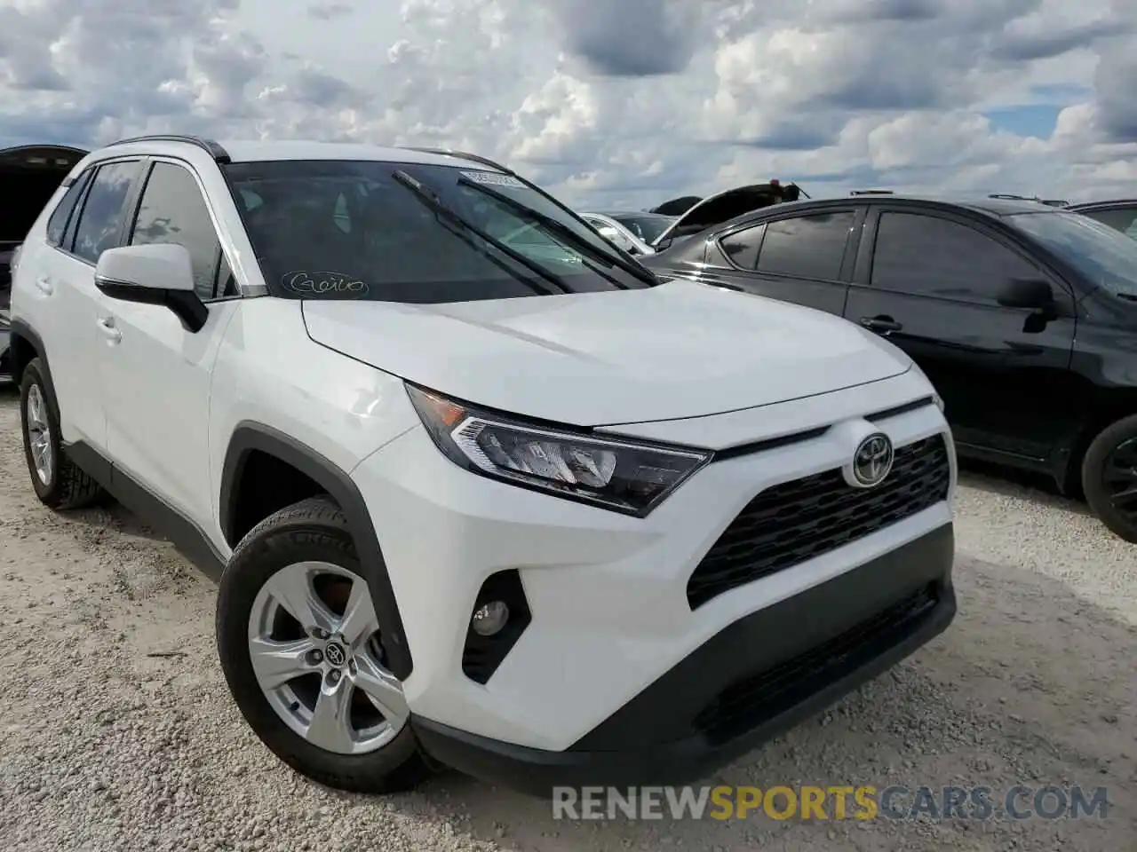 1 Photograph of a damaged car 2T3W1RFV4MC138254 TOYOTA RAV4 2021