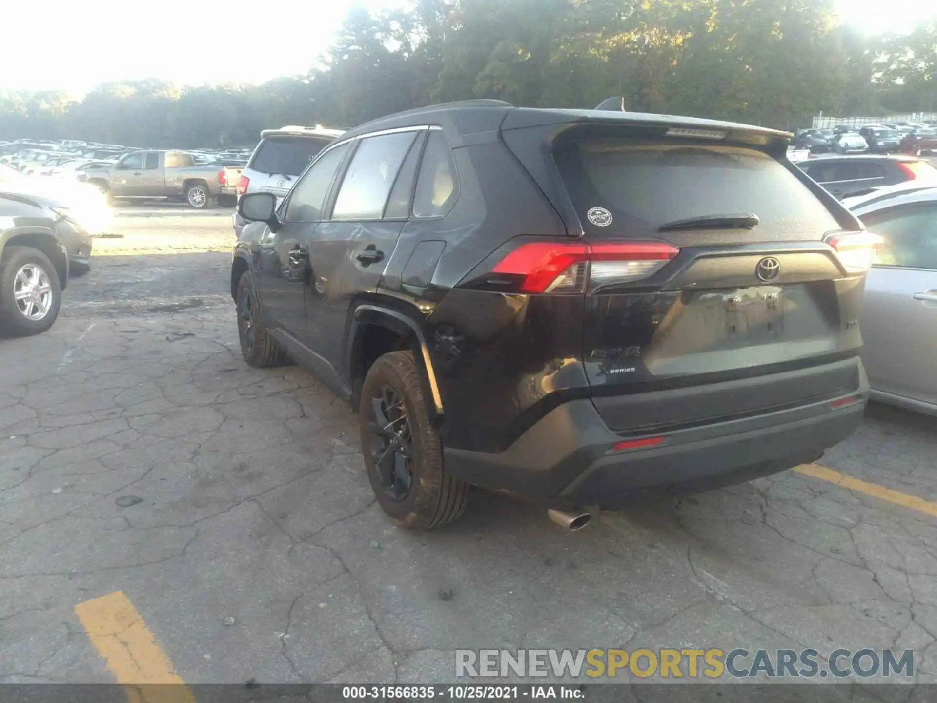 3 Photograph of a damaged car 2T3W1RFV4MC140425 TOYOTA RAV4 2021