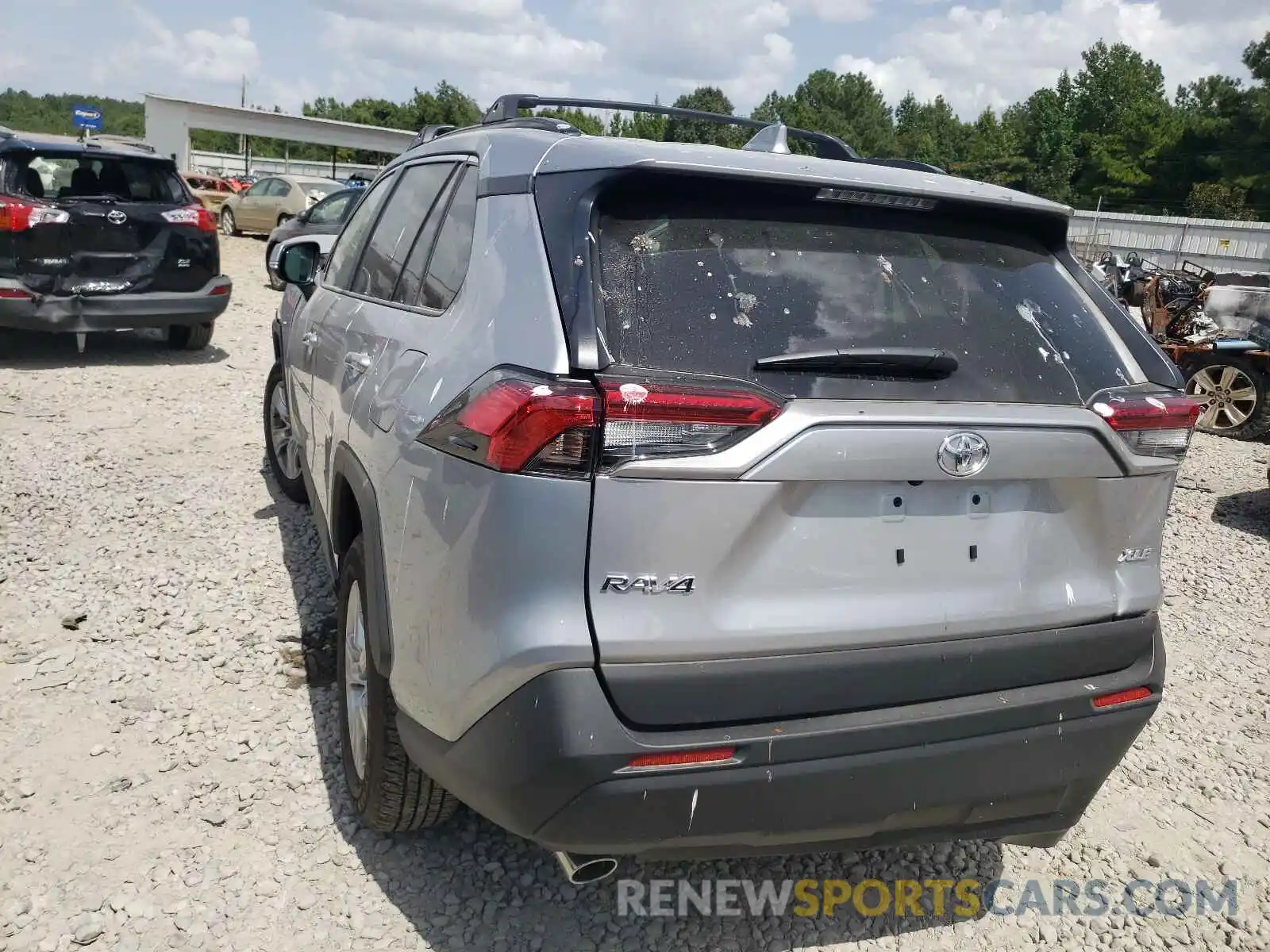 3 Photograph of a damaged car 2T3W1RFV4MC146614 TOYOTA RAV4 2021