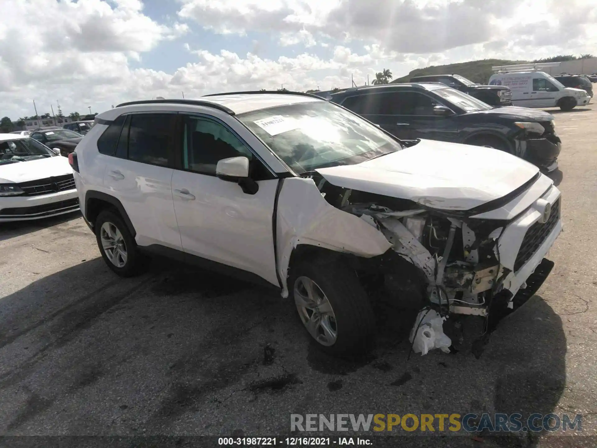 1 Photograph of a damaged car 2T3W1RFV4MC152574 TOYOTA RAV4 2021