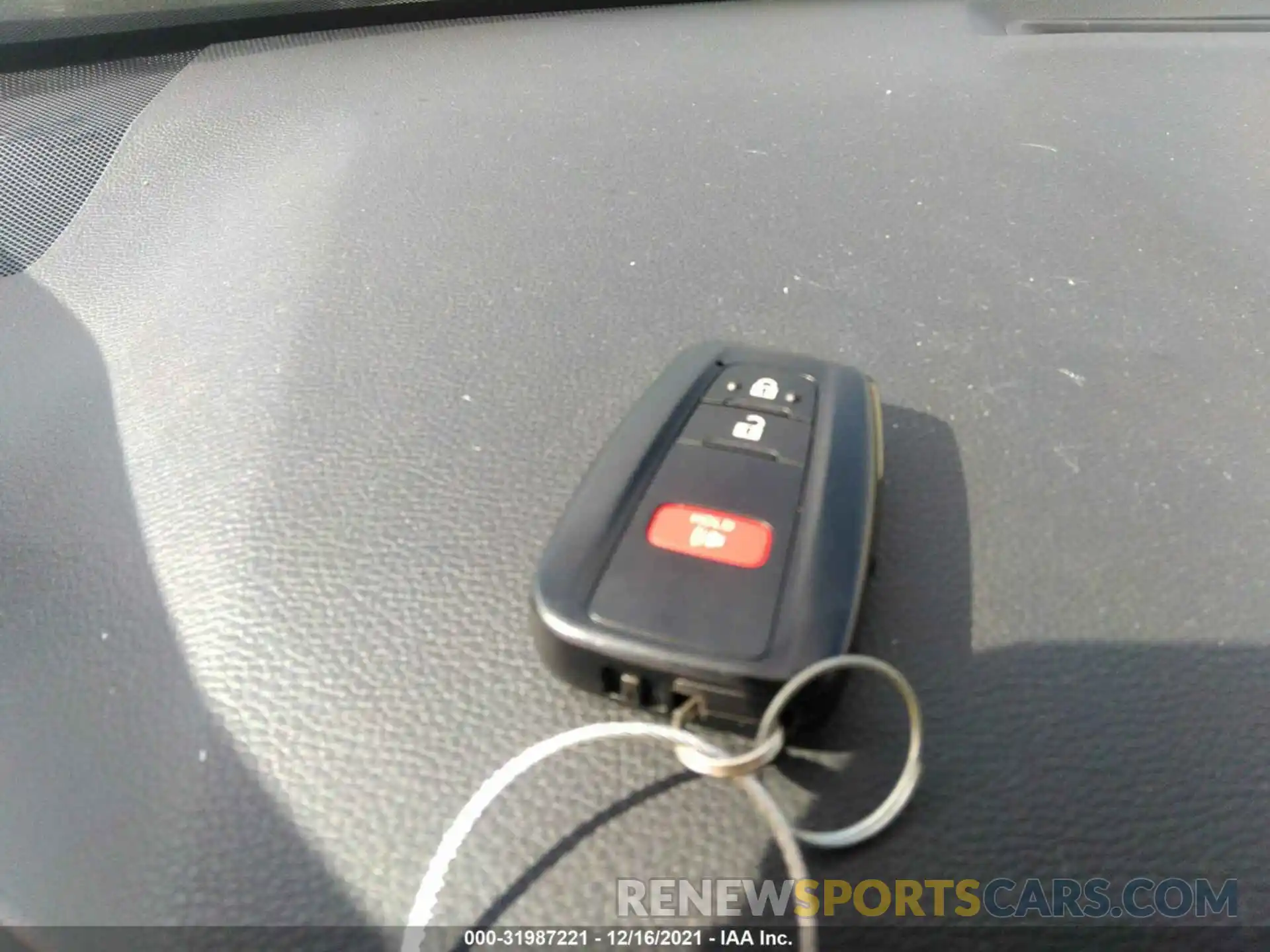 11 Photograph of a damaged car 2T3W1RFV4MC152574 TOYOTA RAV4 2021