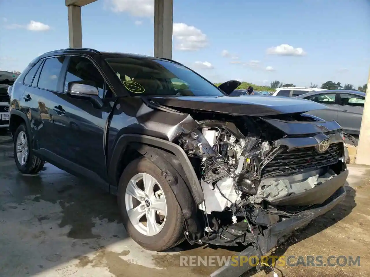 1 Photograph of a damaged car 2T3W1RFV4MC162201 TOYOTA RAV4 2021