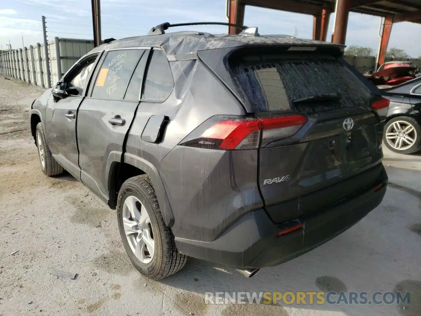 3 Photograph of a damaged car 2T3W1RFV4MW105172 TOYOTA RAV4 2021