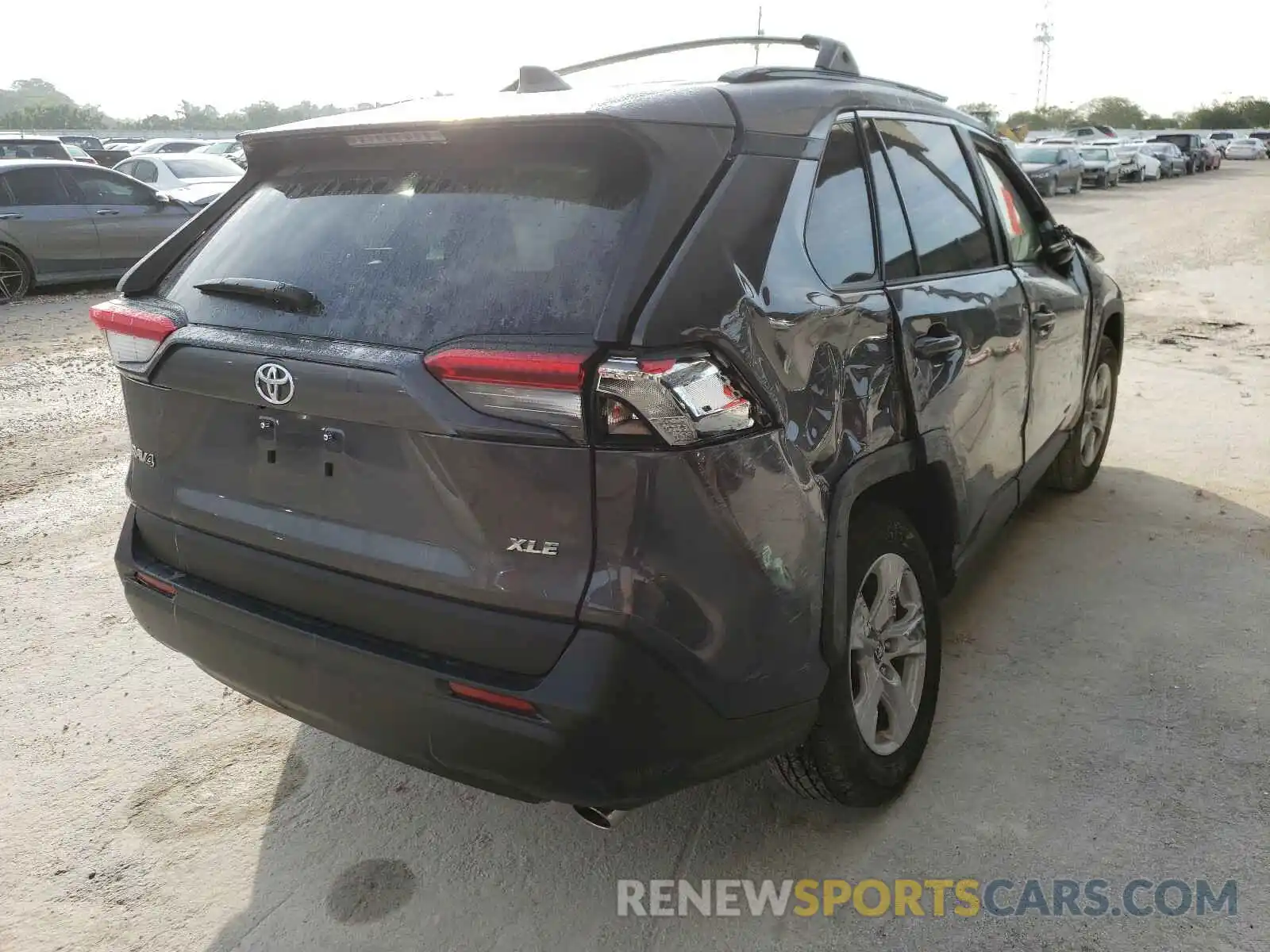 4 Photograph of a damaged car 2T3W1RFV4MW105172 TOYOTA RAV4 2021