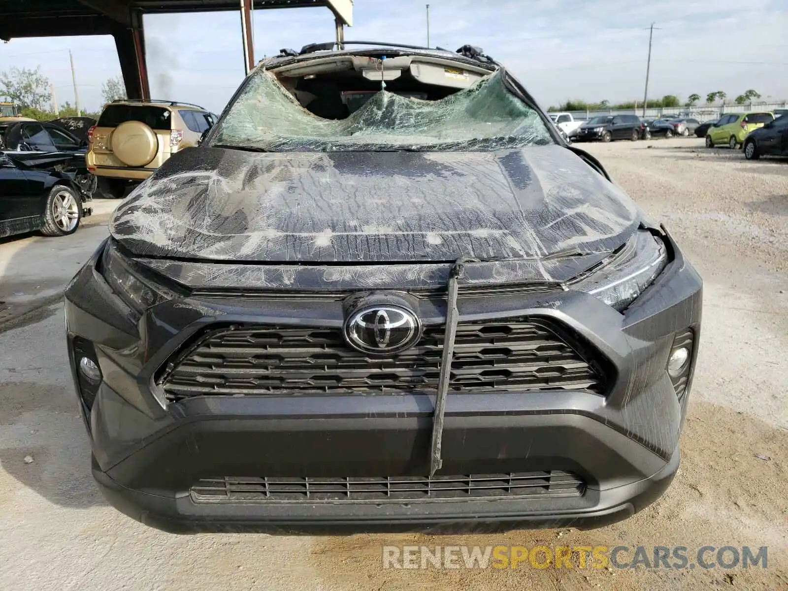 9 Photograph of a damaged car 2T3W1RFV4MW105172 TOYOTA RAV4 2021