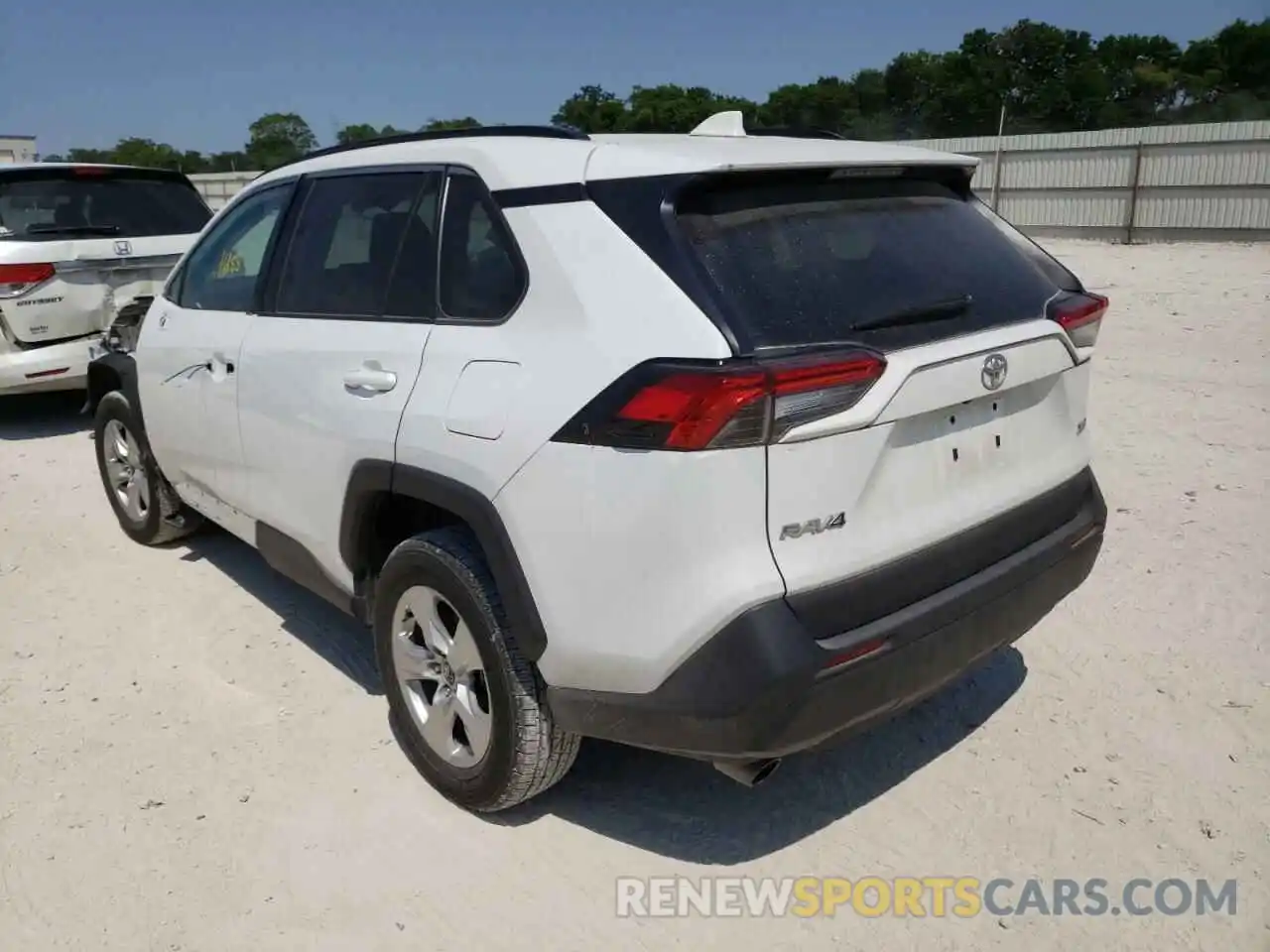 3 Photograph of a damaged car 2T3W1RFV4MW106239 TOYOTA RAV4 2021