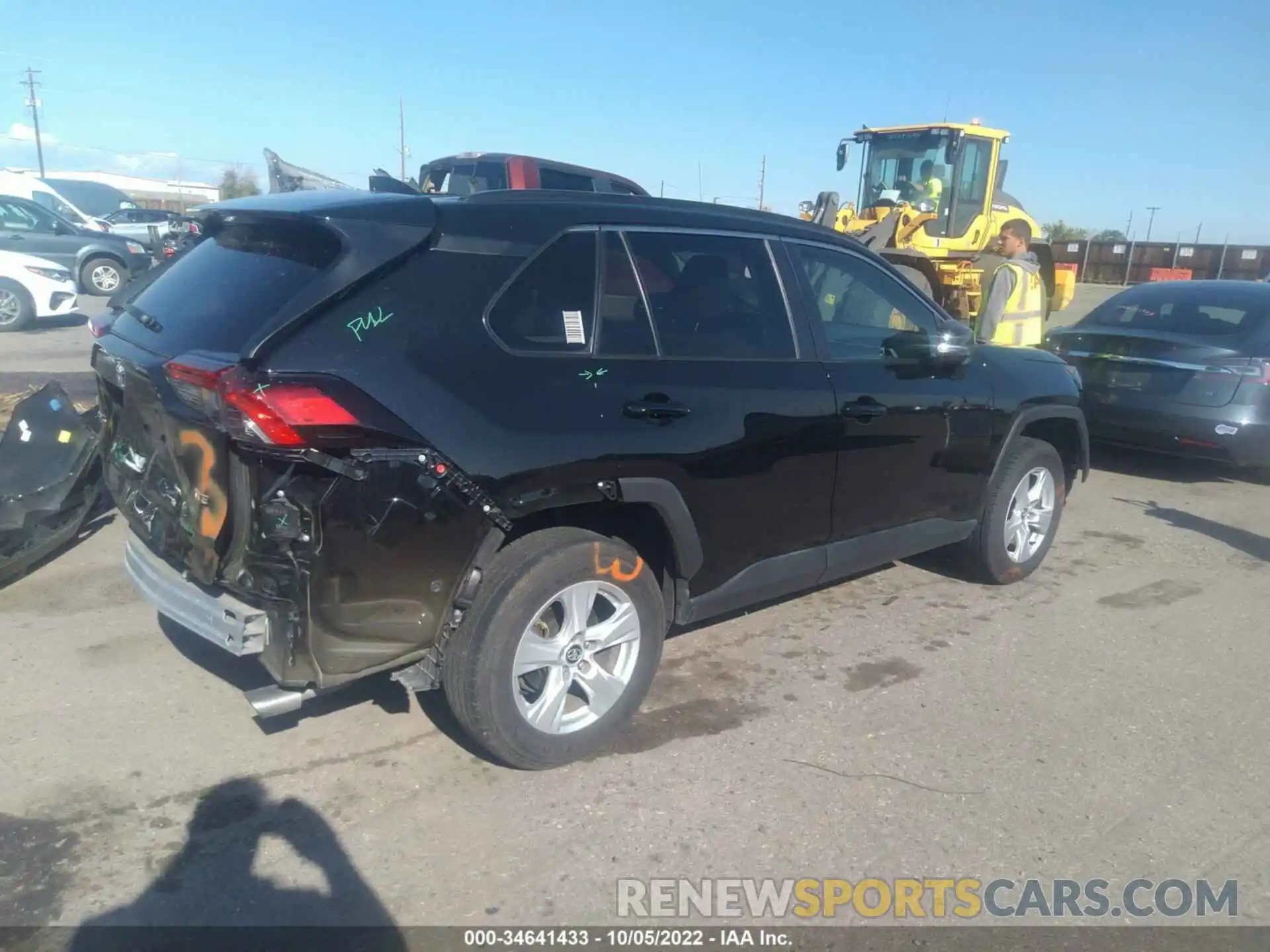 4 Photograph of a damaged car 2T3W1RFV4MW112445 TOYOTA RAV4 2021