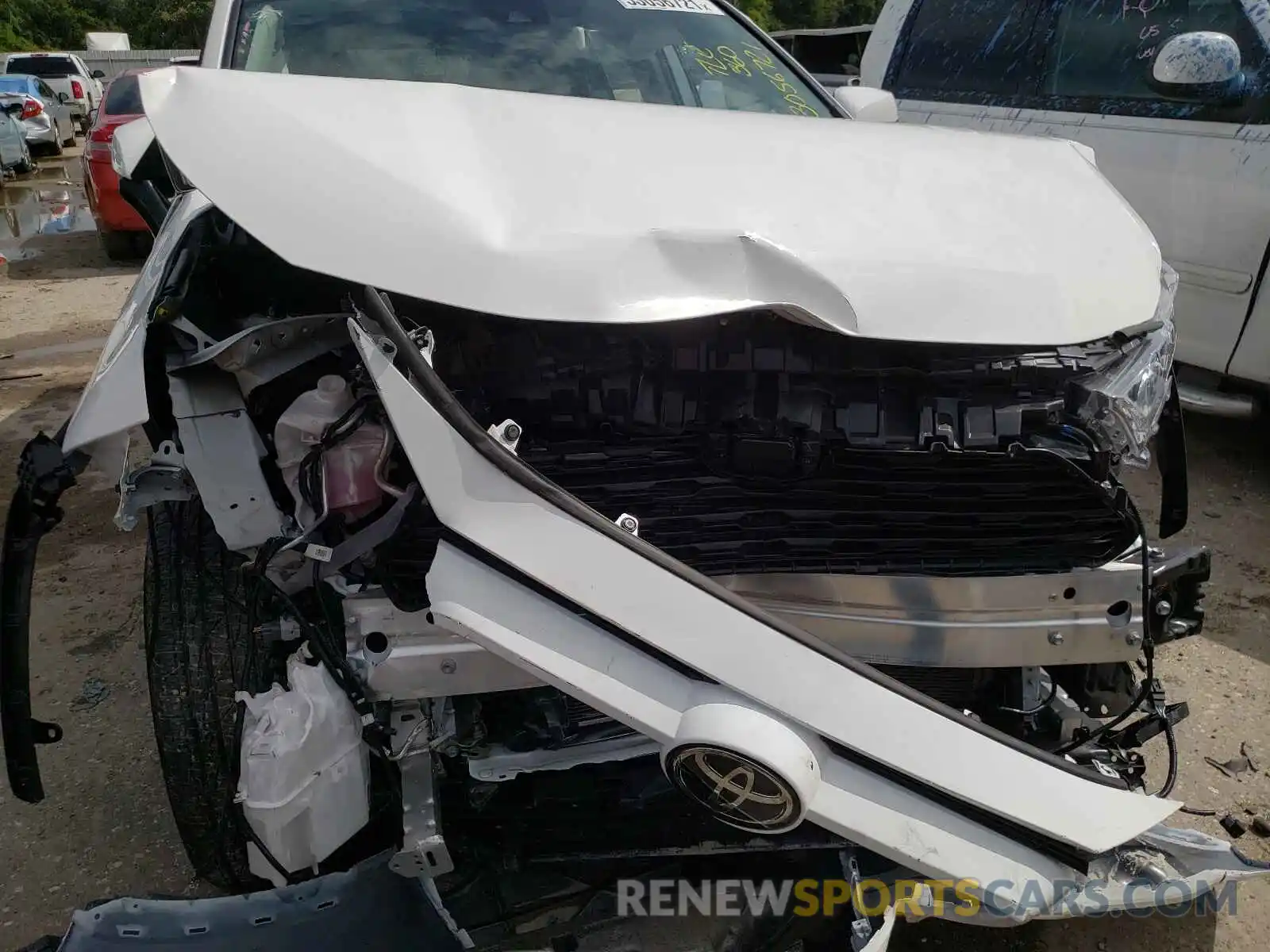 9 Photograph of a damaged car 2T3W1RFV4MW115815 TOYOTA RAV4 2021