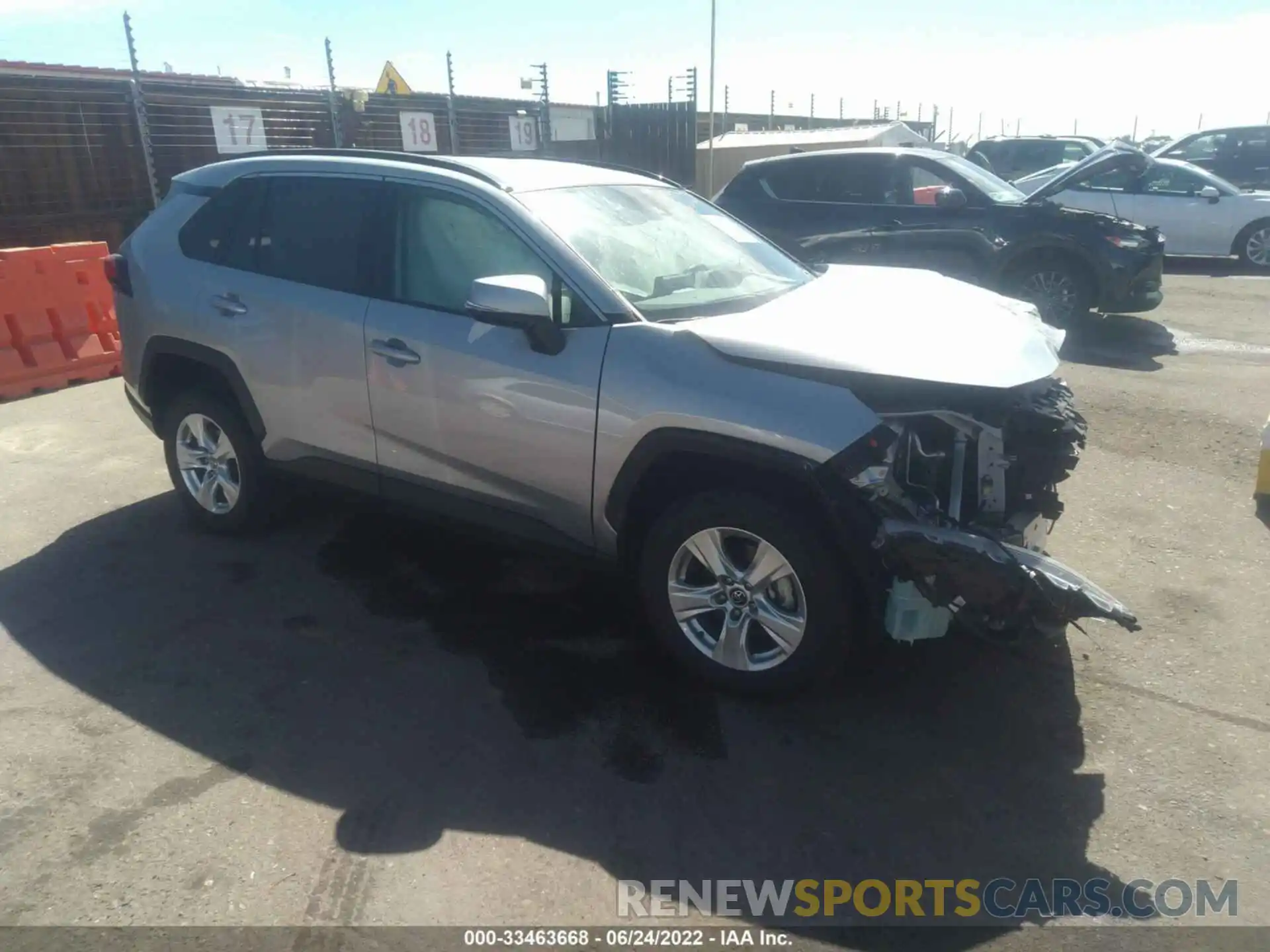 1 Photograph of a damaged car 2T3W1RFV4MW118102 TOYOTA RAV4 2021