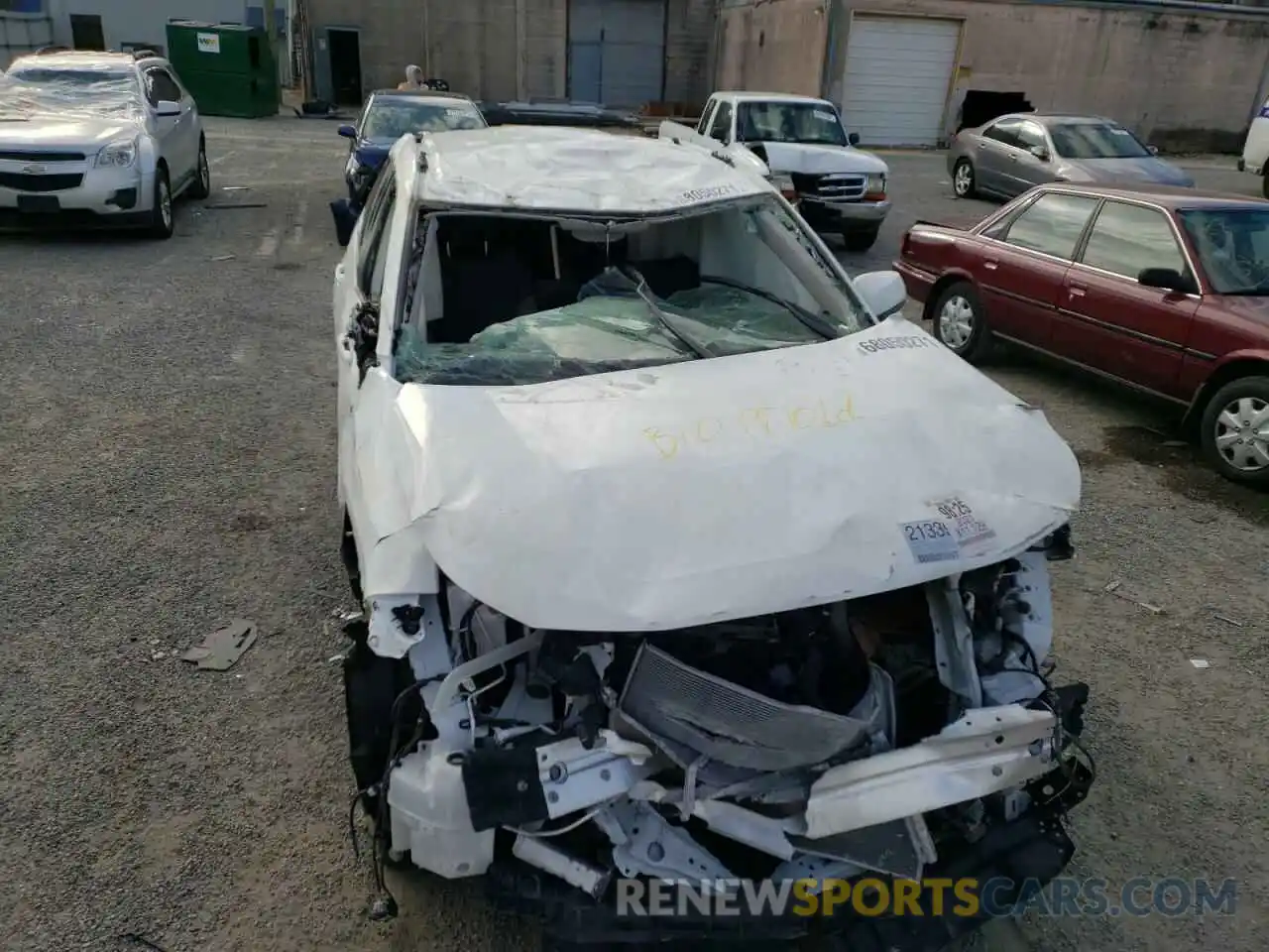 9 Photograph of a damaged car 2T3W1RFV4MW118794 TOYOTA RAV4 2021