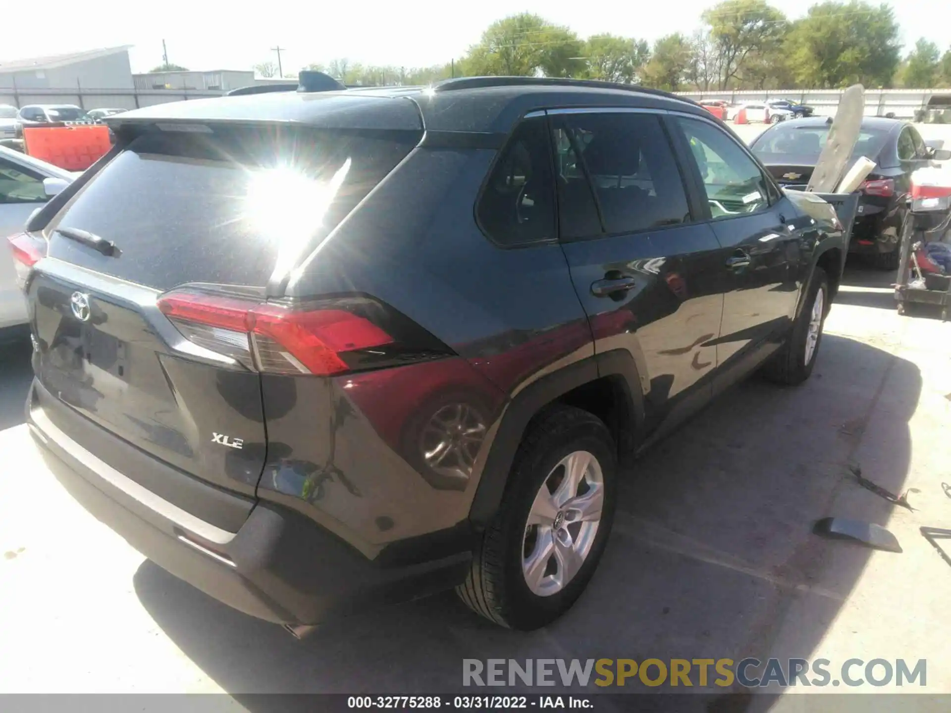 4 Photograph of a damaged car 2T3W1RFV4MW120349 TOYOTA RAV4 2021