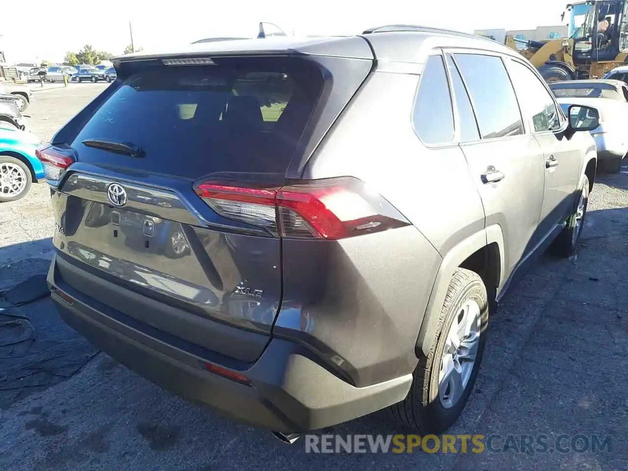 4 Photograph of a damaged car 2T3W1RFV4MW121100 TOYOTA RAV4 2021