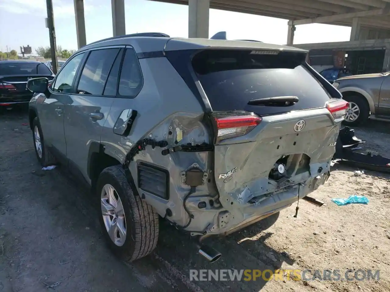 3 Photograph of a damaged car 2T3W1RFV4MW132694 TOYOTA RAV4 2021