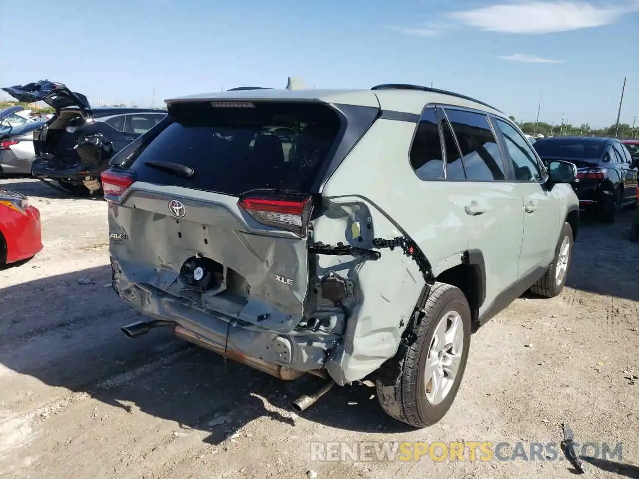 4 Photograph of a damaged car 2T3W1RFV4MW132694 TOYOTA RAV4 2021