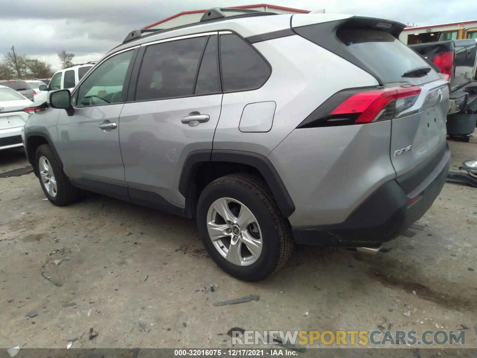 3 Photograph of a damaged car 2T3W1RFV4MW133022 TOYOTA RAV4 2021