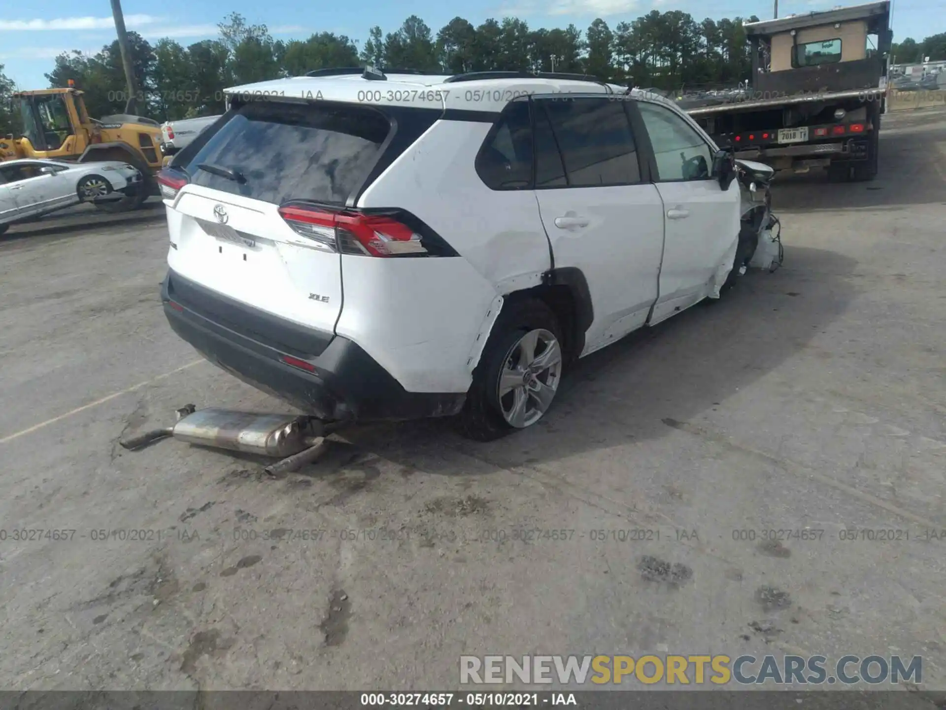 4 Photograph of a damaged car 2T3W1RFV4MW133862 TOYOTA RAV4 2021