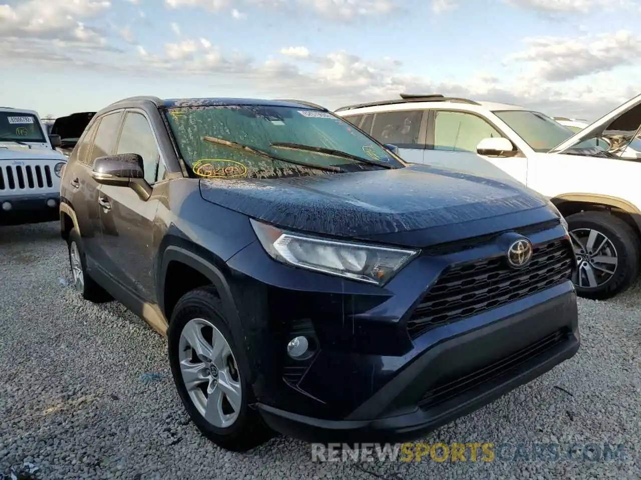 1 Photograph of a damaged car 2T3W1RFV4MW137278 TOYOTA RAV4 2021