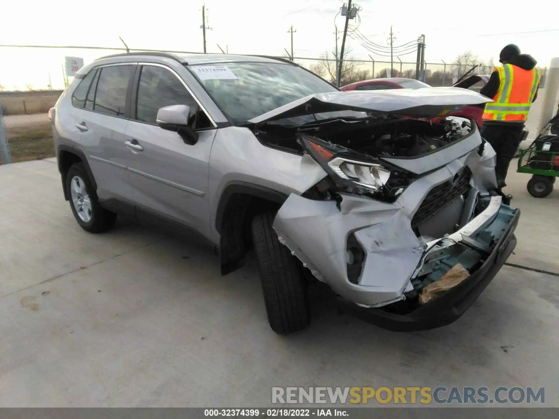 1 Photograph of a damaged car 2T3W1RFV4MW138608 TOYOTA RAV4 2021