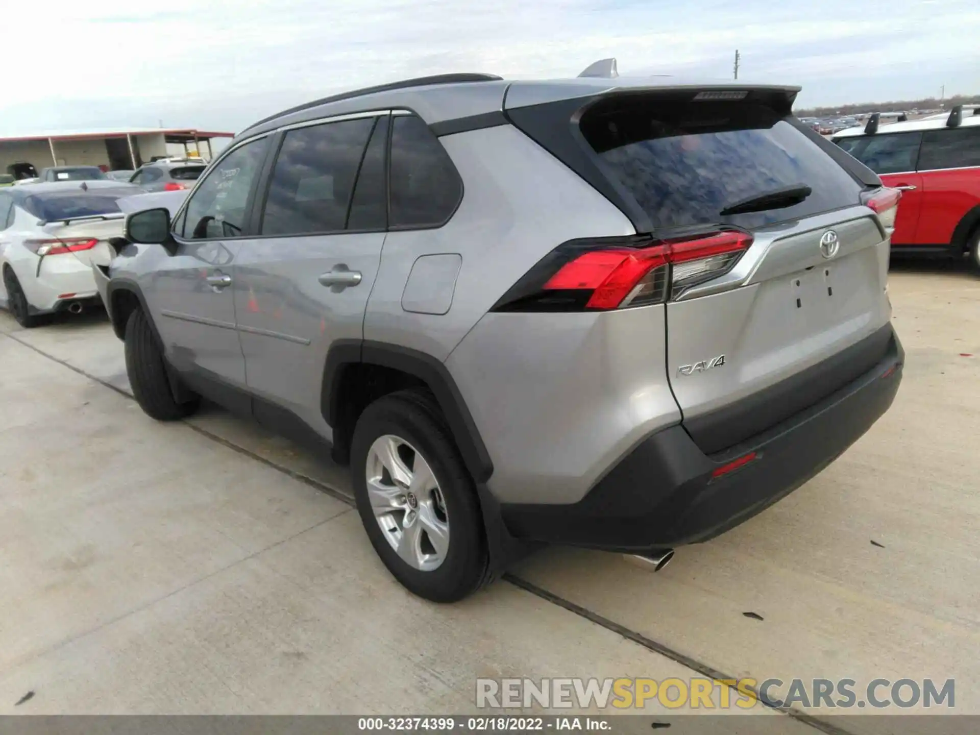 3 Photograph of a damaged car 2T3W1RFV4MW138608 TOYOTA RAV4 2021