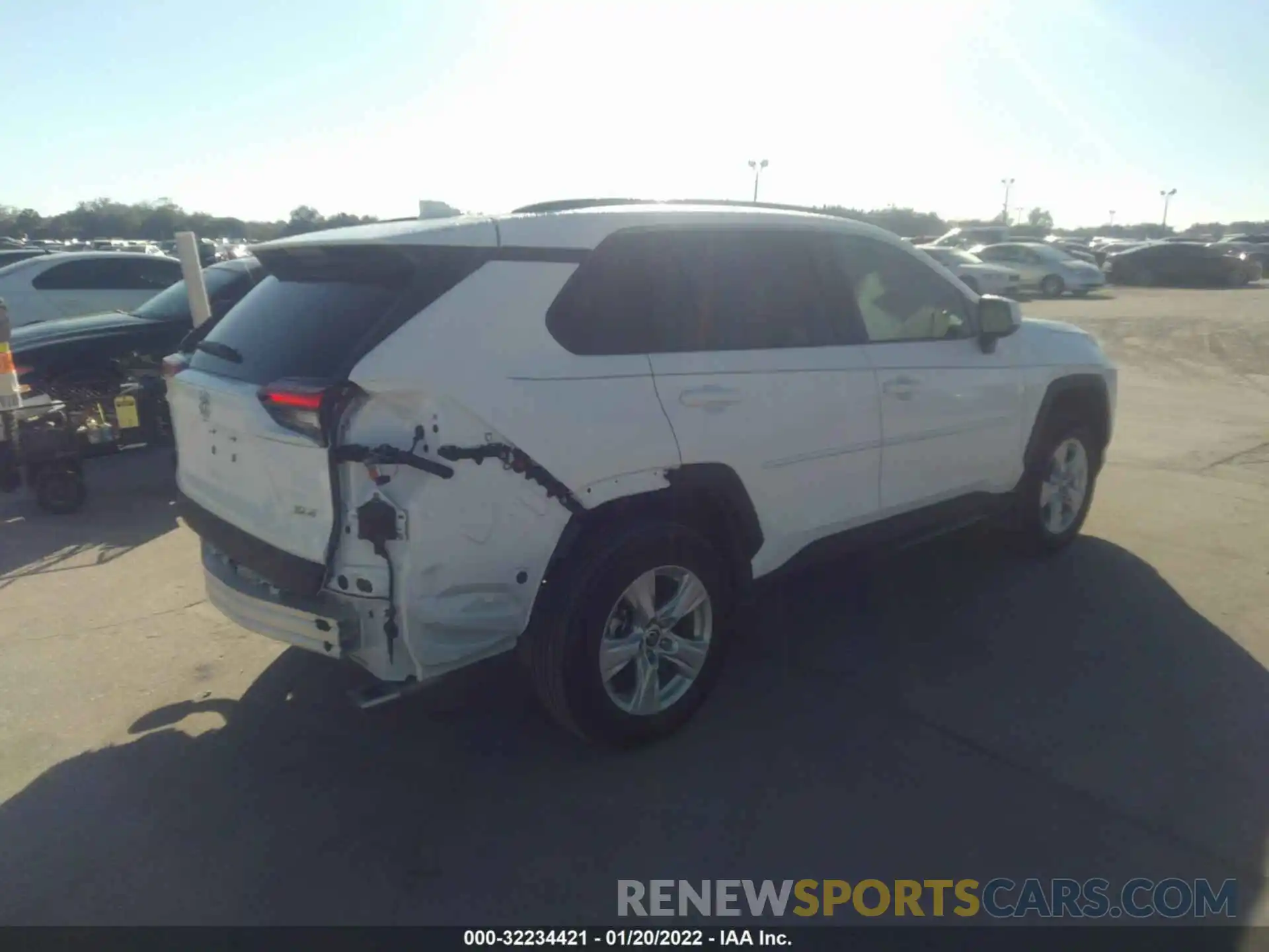 4 Photograph of a damaged car 2T3W1RFV4MW140360 TOYOTA RAV4 2021