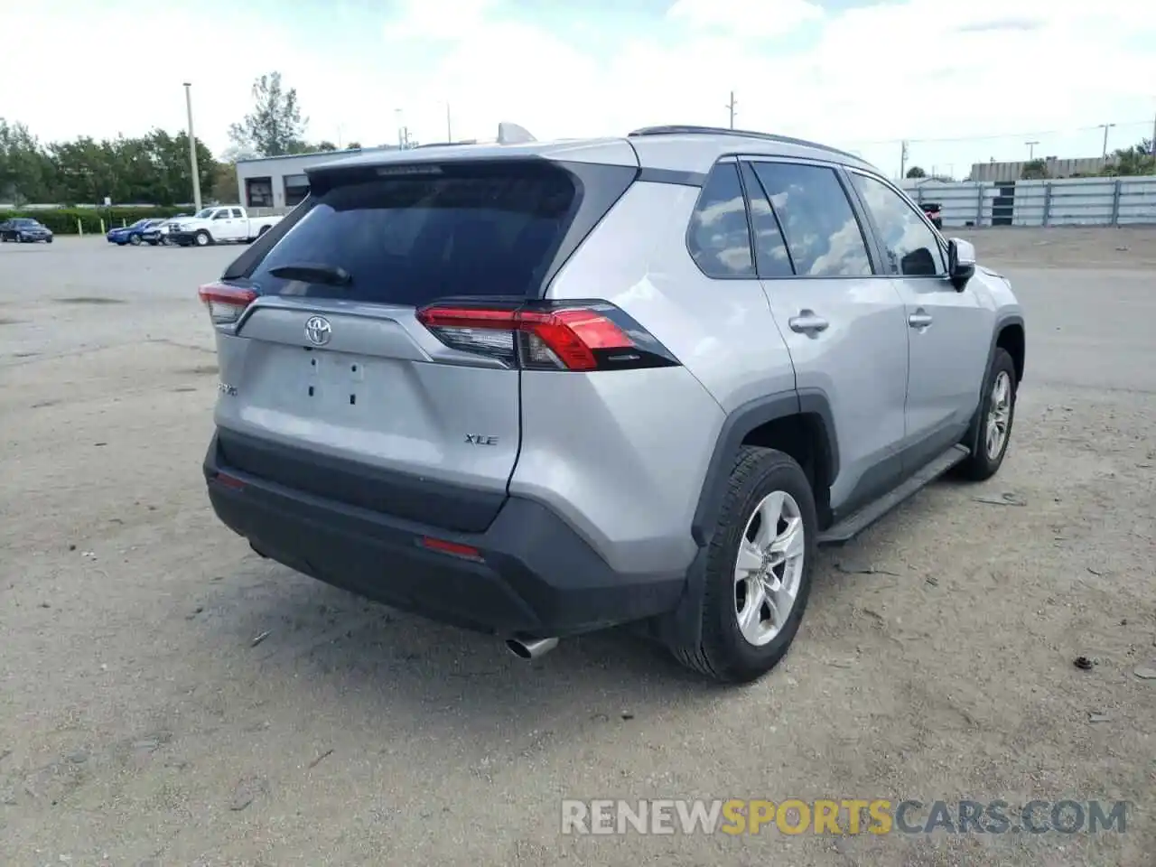 4 Photograph of a damaged car 2T3W1RFV4MW159457 TOYOTA RAV4 2021