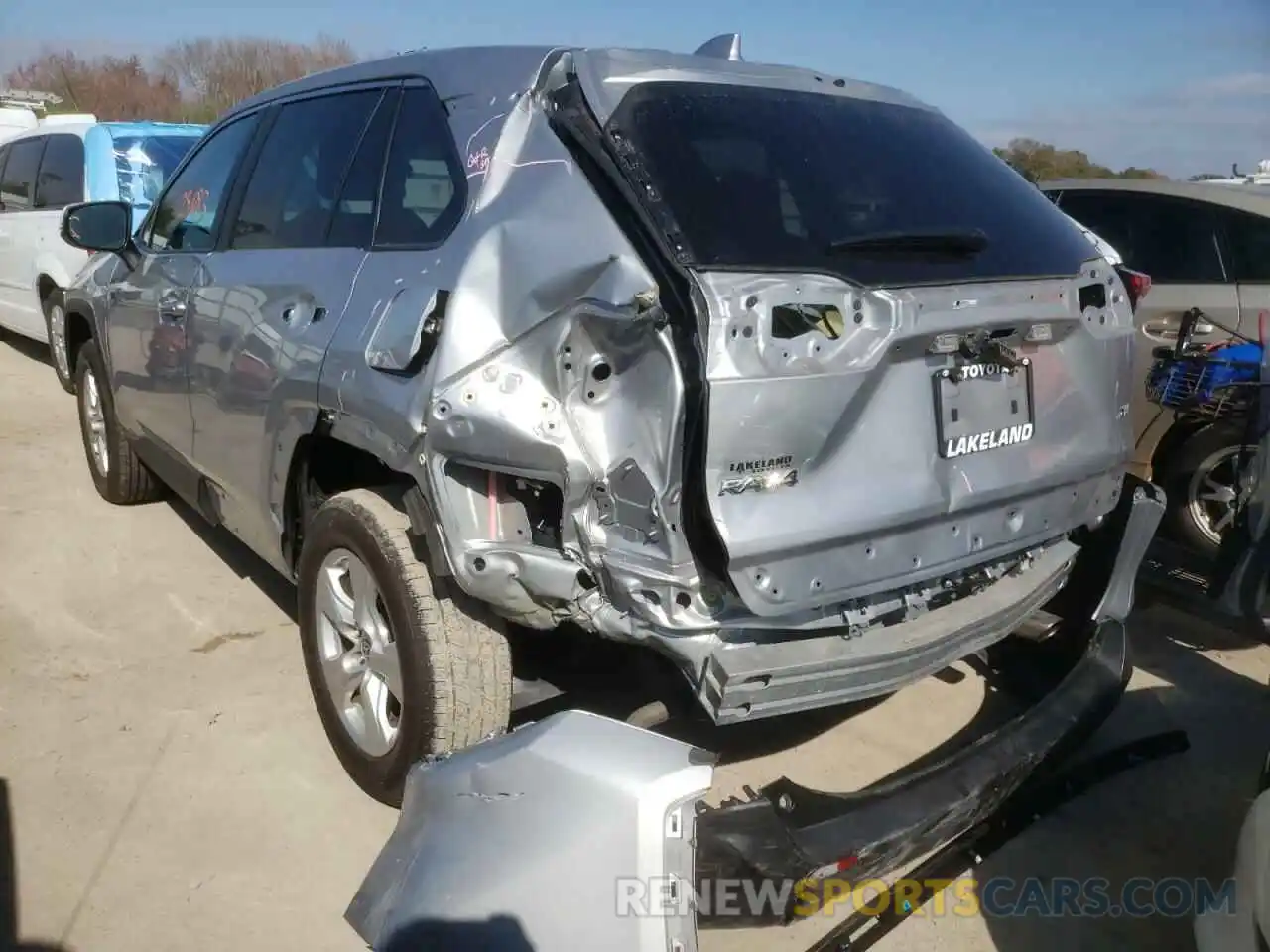 3 Photograph of a damaged car 2T3W1RFV4MW167834 TOYOTA RAV4 2021