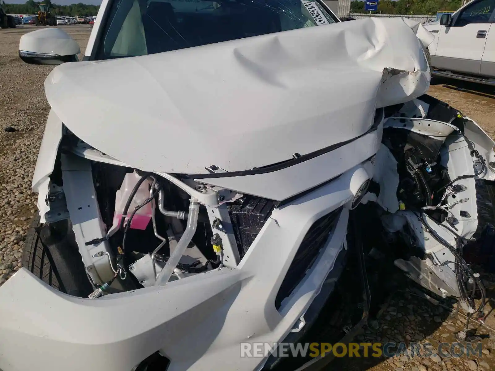 9 Photograph of a damaged car 2T3W1RFV4MW170703 TOYOTA RAV4 2021