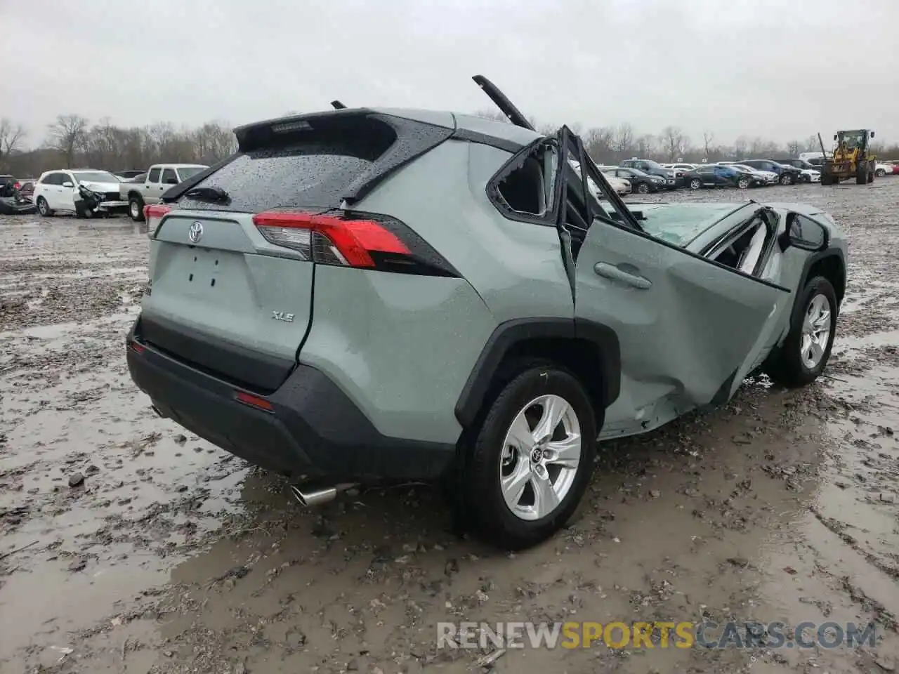 4 Photograph of a damaged car 2T3W1RFV4MW179191 TOYOTA RAV4 2021