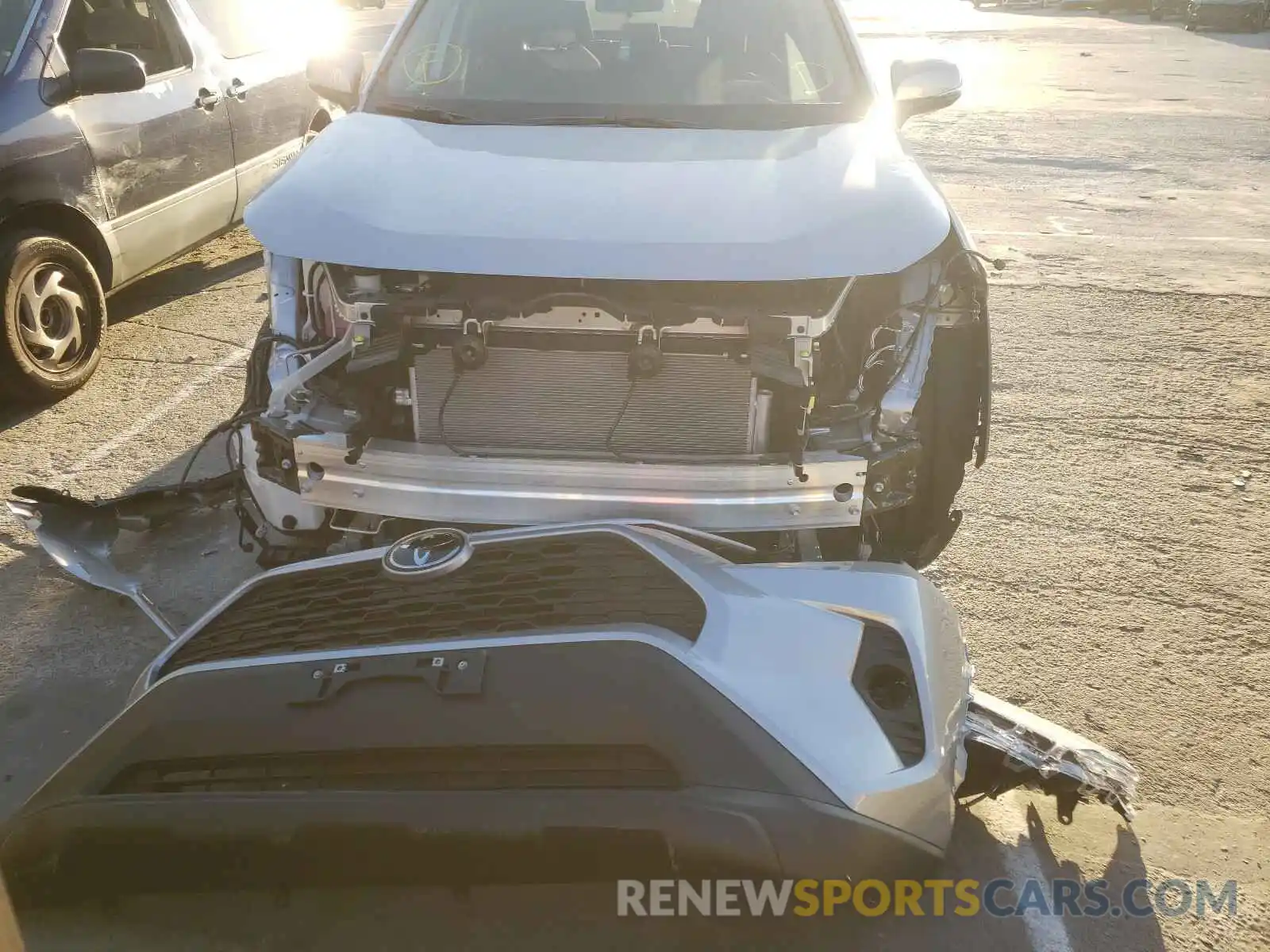 9 Photograph of a damaged car 2T3W1RFV5MC089775 TOYOTA RAV4 2021