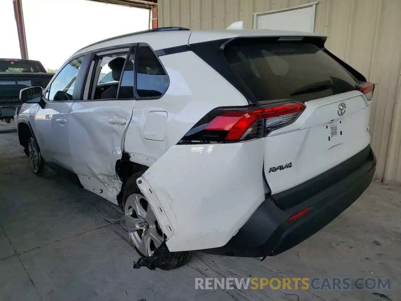 3 Photograph of a damaged car 2T3W1RFV5MC094362 TOYOTA RAV4 2021