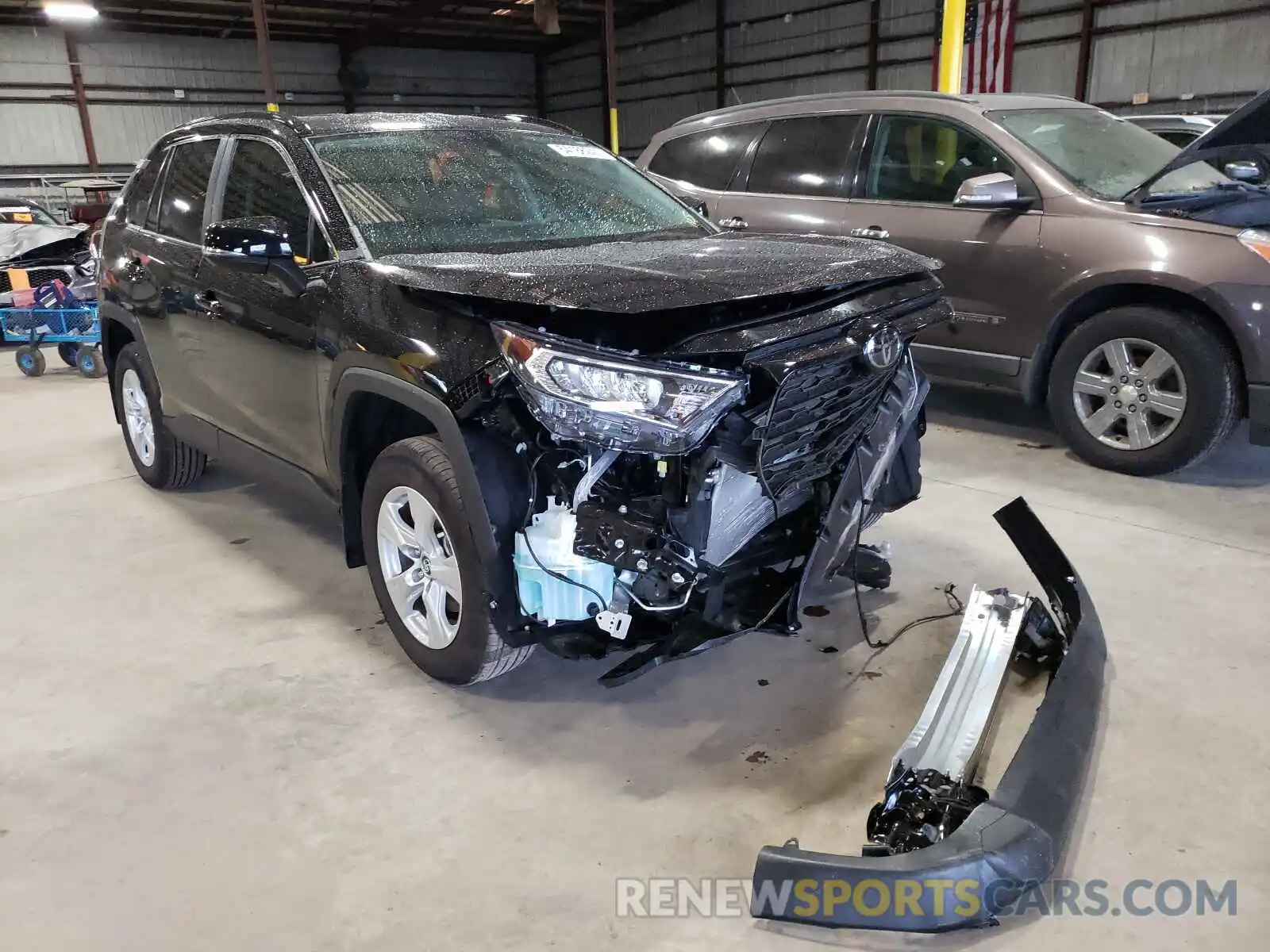 1 Photograph of a damaged car 2T3W1RFV5MC101262 TOYOTA RAV4 2021