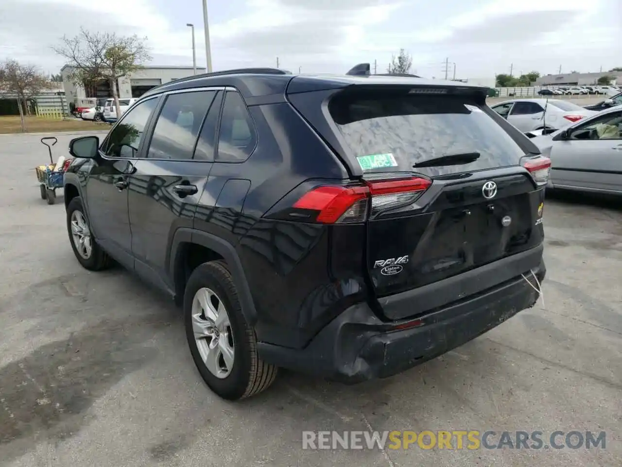 3 Photograph of a damaged car 2T3W1RFV5MC110530 TOYOTA RAV4 2021