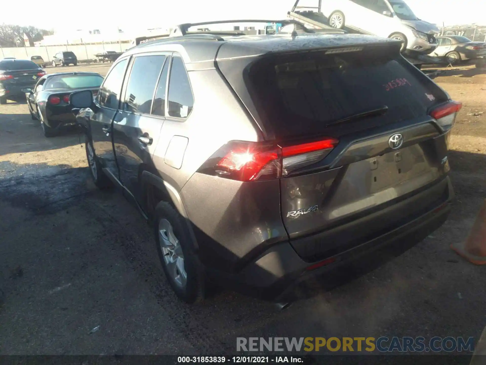 3 Фотография поврежденного автомобиля 2T3W1RFV5MC133709 TOYOTA RAV4 2021